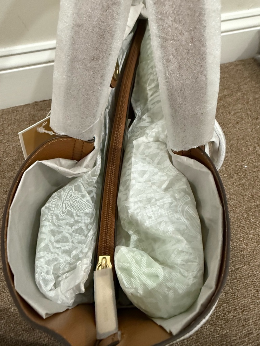 Michael Kors Emilia Large Center Zip Pocket Tote Bag, Purse, Vanilla/acorn - Picture 10 of 10